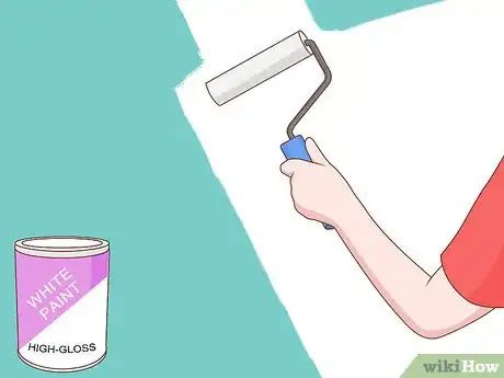 Step 7 Decorate your space in light colors.